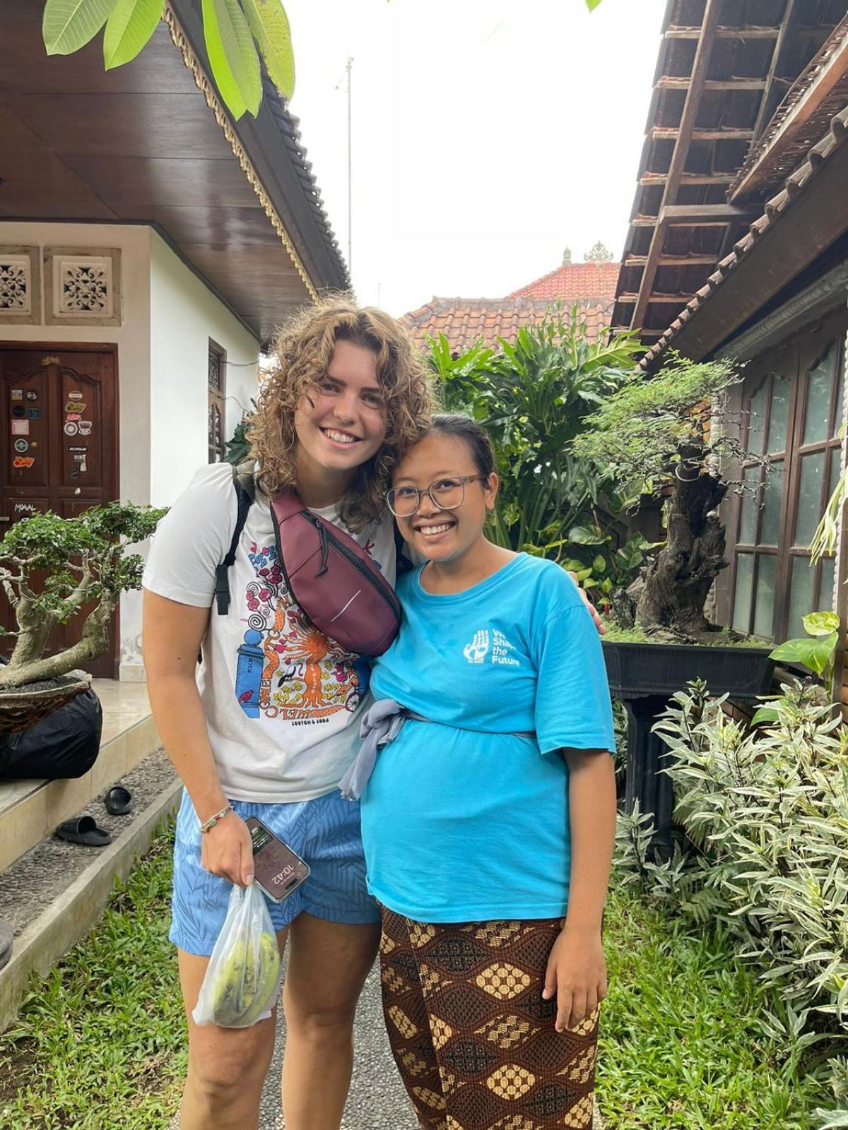 Raditya Homestay Mambal Luaran gambar