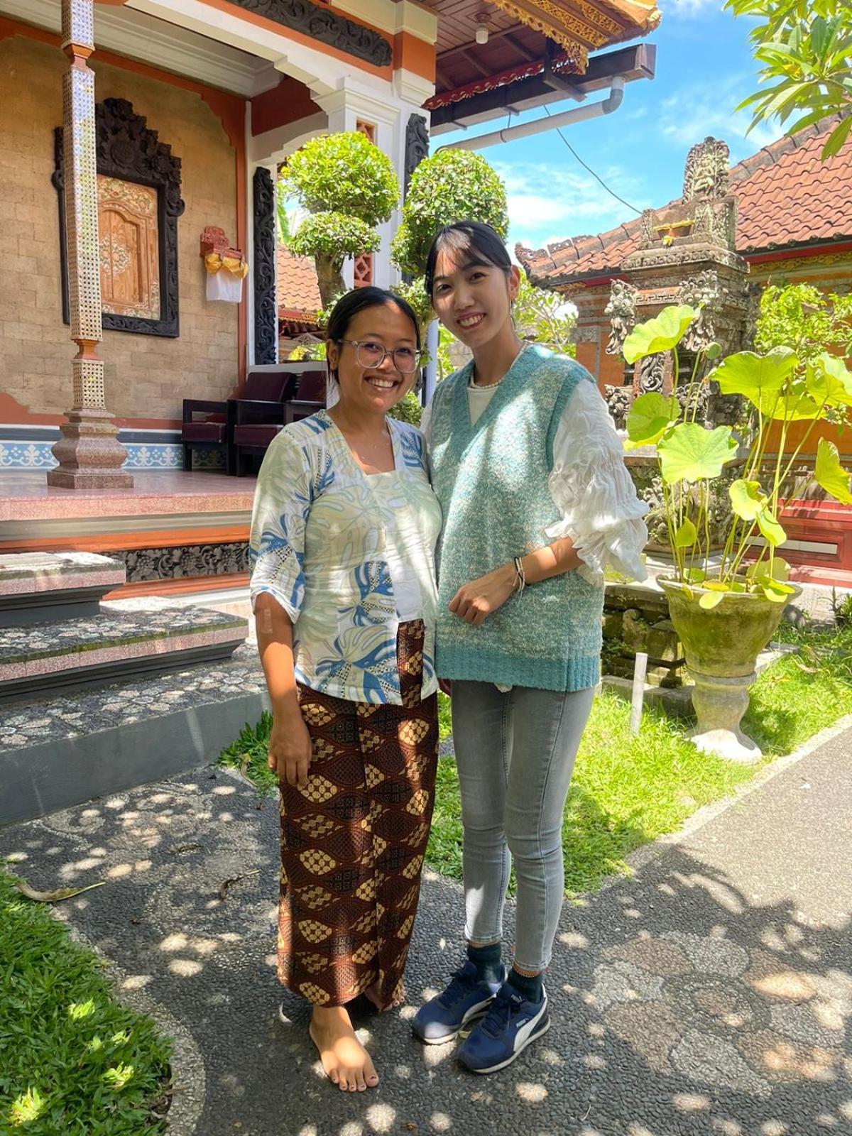 Raditya Homestay Mambal Luaran gambar