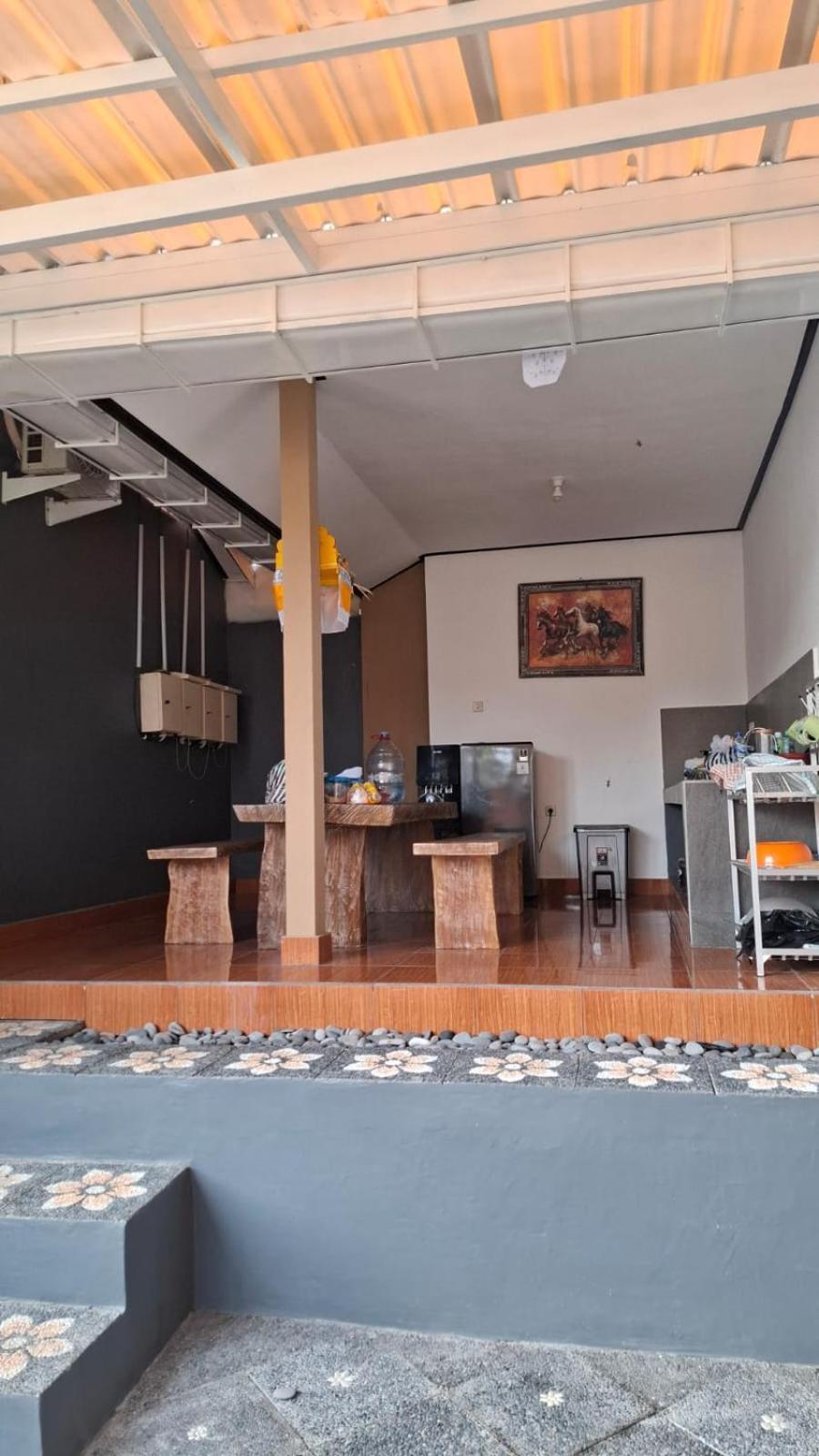 Raditya Homestay Mambal Luaran gambar